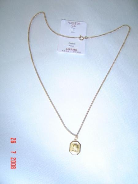 Cha�ne et m�daille de la Vierge Marie